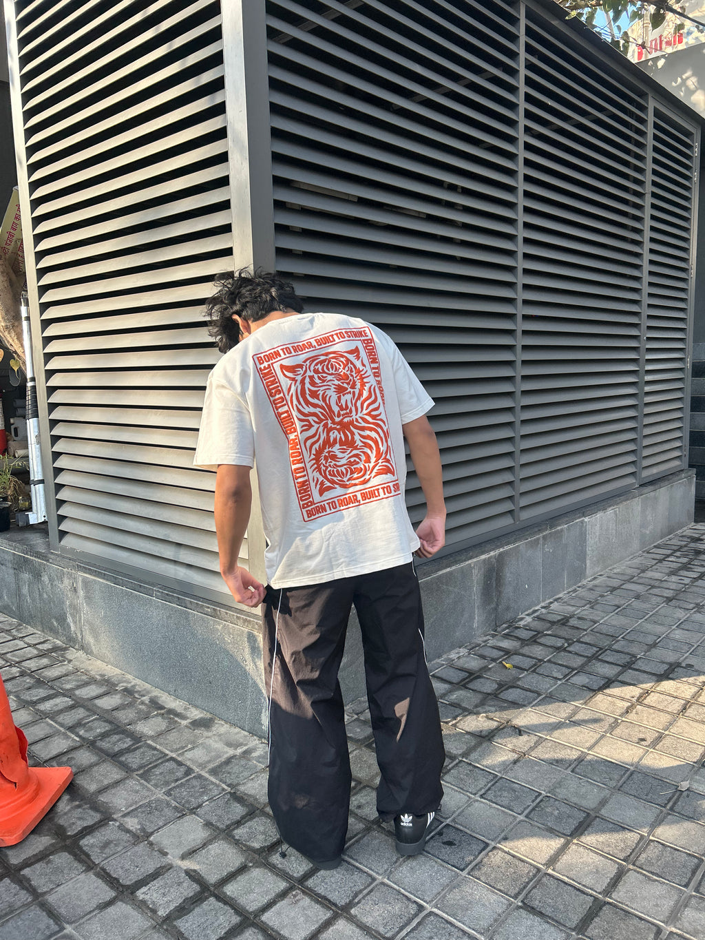 BORN TO ROAR OVERSIZED-TEE