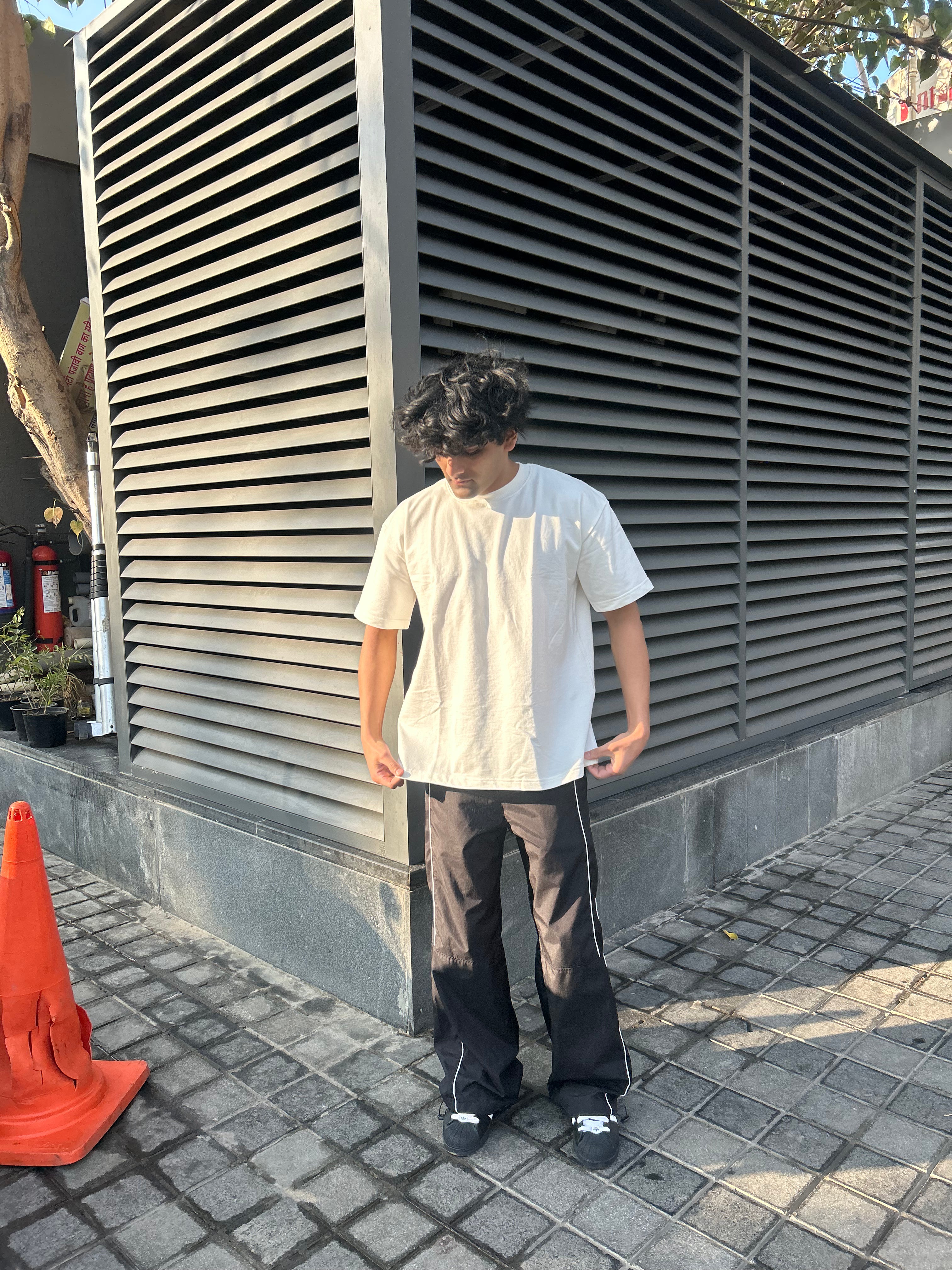 BORN TO ROAR OVERSIZED-TEE