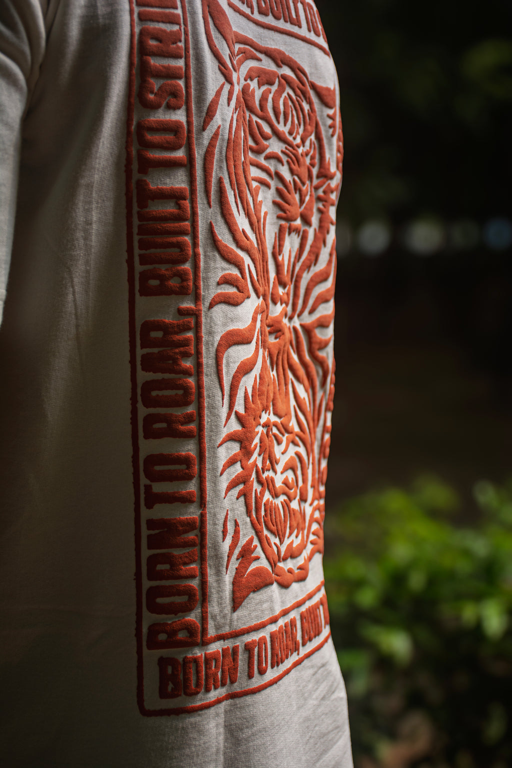 BORN TO ROAR OVERSIZED-TEE